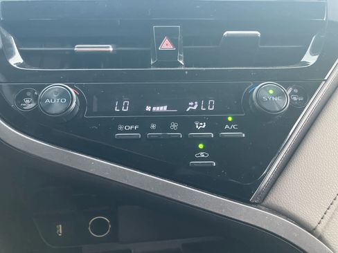 Used 2024 Toyota Camry XSE FWD image 27