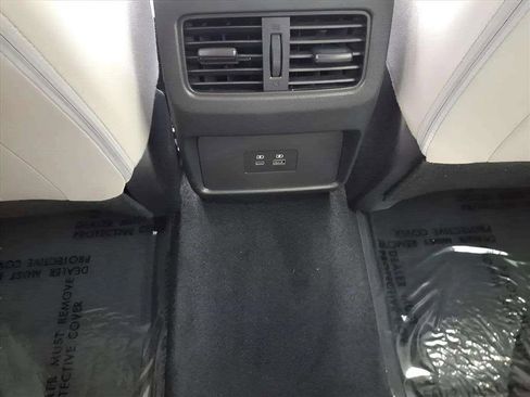 Used 2023 Nissan Rogue SV image 13