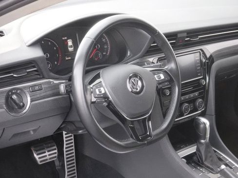 Used 2020 Volkswagen Passat 2.0T R-Line image 14