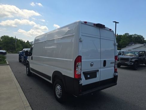Used 2026 RAM ProMaster 2500 w/ Convenience Group FWD image 4