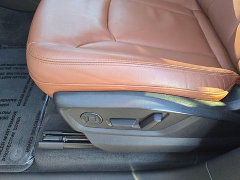 Used 2023 Audi Q8 Premium w/ Convenience Package image 17