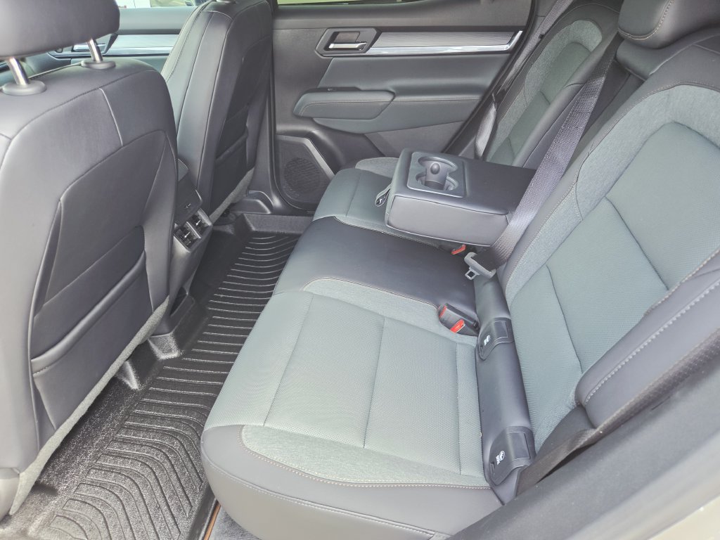 Used 2026 GMC Terrain AT4 w/ Technology Package II AWD/4WD image 15