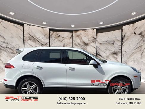 Used 2017 Porsche Cayenne Platinum Edition AWD/4WD image 4