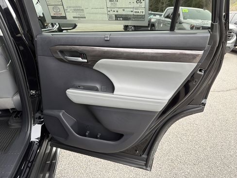 New 2026 Toyota Highlander Limited image 20