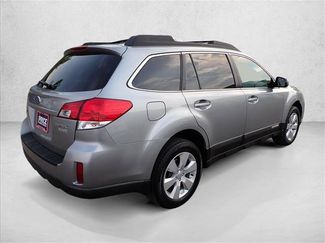 Used 2010 Subaru Outback 2.5i Limited w/ Popular Equipment Group 3B AWD/4WD video 4