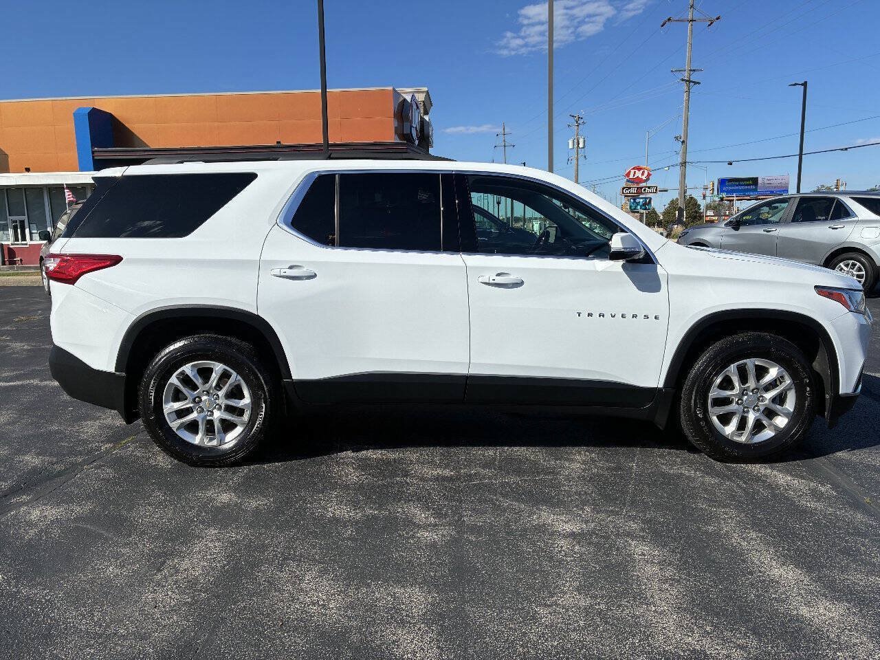 Used 2020 Chevrolet Traverse LT AWD/4WD image 2