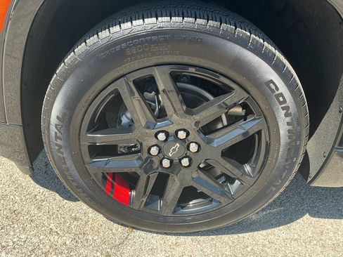 Used 2022 Chevrolet Traverse Premier w/ Redline Edition AWD/4WD image 9