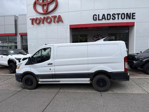 Used 2022 Ford Transit 250 Low Roof w/ Exterior Upgrade Package RWD image 3
