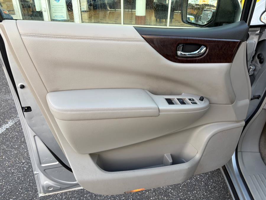 Used 2013 Nissan Quest S FWD image 11