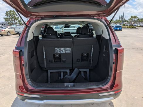 Certified 2024 Kia Carnival LX FWD image 12