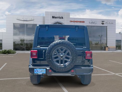 Used 2024 Jeep Wrangler Unlimited Sport AWD/4WD image 7