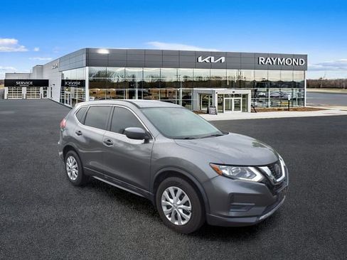 Used 2018 Nissan Rogue S FWD image 1