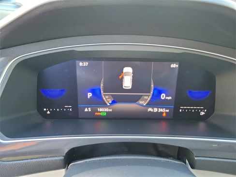 Used 2022 Volkswagen Tiguan SE image 17