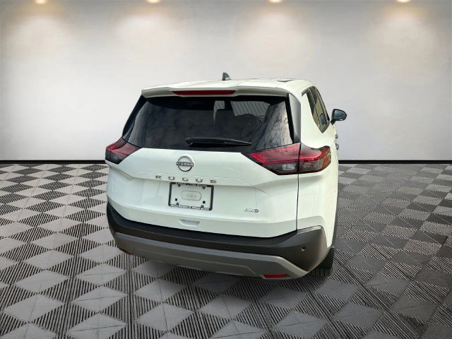 Used 2023 Nissan Rogue S AWD/4WD image 7