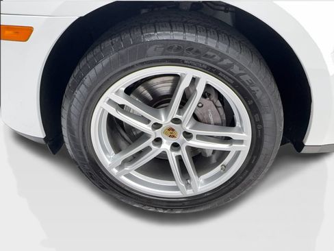 Used 2023 Porsche Macan AWD/4WD image 12