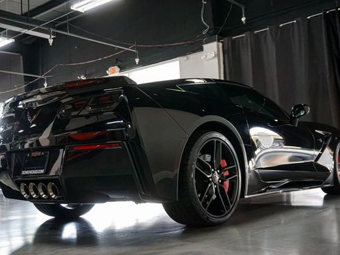 Used 2019 Chevrolet Corvette Stingray Coupe RWD image 6