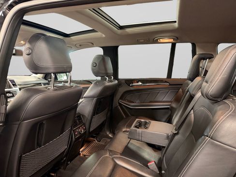 Used 2016 Mercedes-Benz GL 550 4MATIC image 37