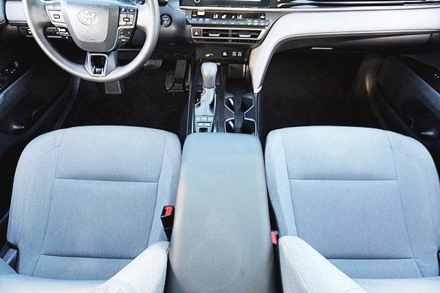 Used 2026 Toyota Camry LE FWD image 30