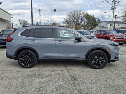 Used 2025 Honda CR-V Sport Touring image 8