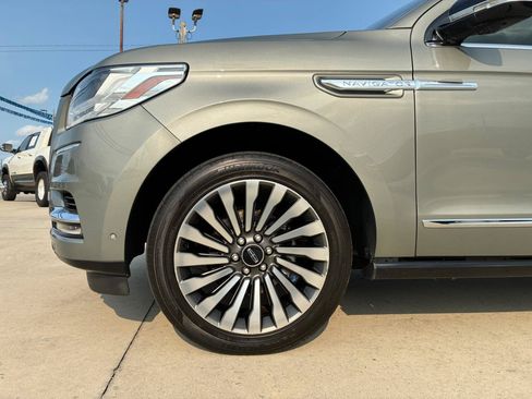 Used 2019 Lincoln Navigator Reserve w/ Cargo Package AWD/4WD image 7