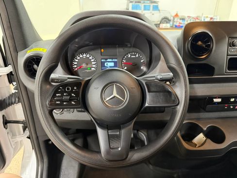 Used 2021 Mercedes-Benz Sprinter 3500 image 37
