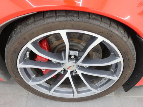 Used 2013 Chevrolet Corvette 427 w/ 1SB Preferred Equipment Group RWD image 3
