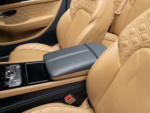Used 2020 Bentley Continental GT image 16