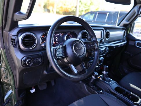 Used 2021 Jeep Wrangler Unlimited Sport image 16