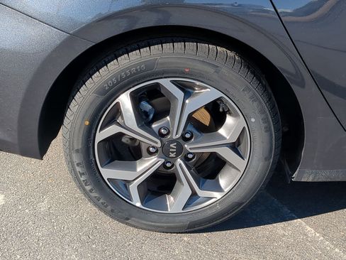 Used 2021 Kia Forte LXS image 12