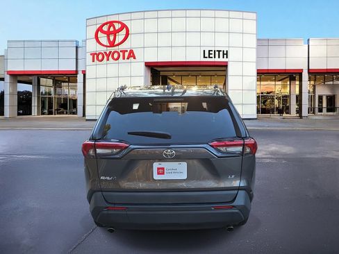 Used 2021 Toyota RAV4 LE image 6