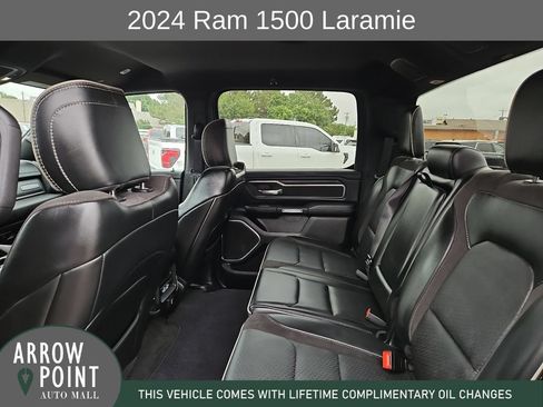Used 2024 RAM 1500 Laramie AWD/4WD image 18