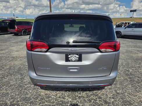 Used 2019 Chrysler Pacifica Limited FWD image 6