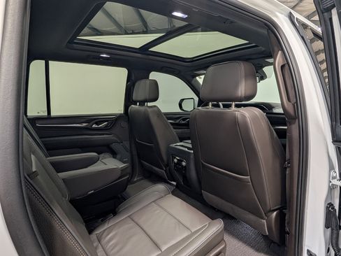 Used 2023 GMC Yukon XL Denali image 23