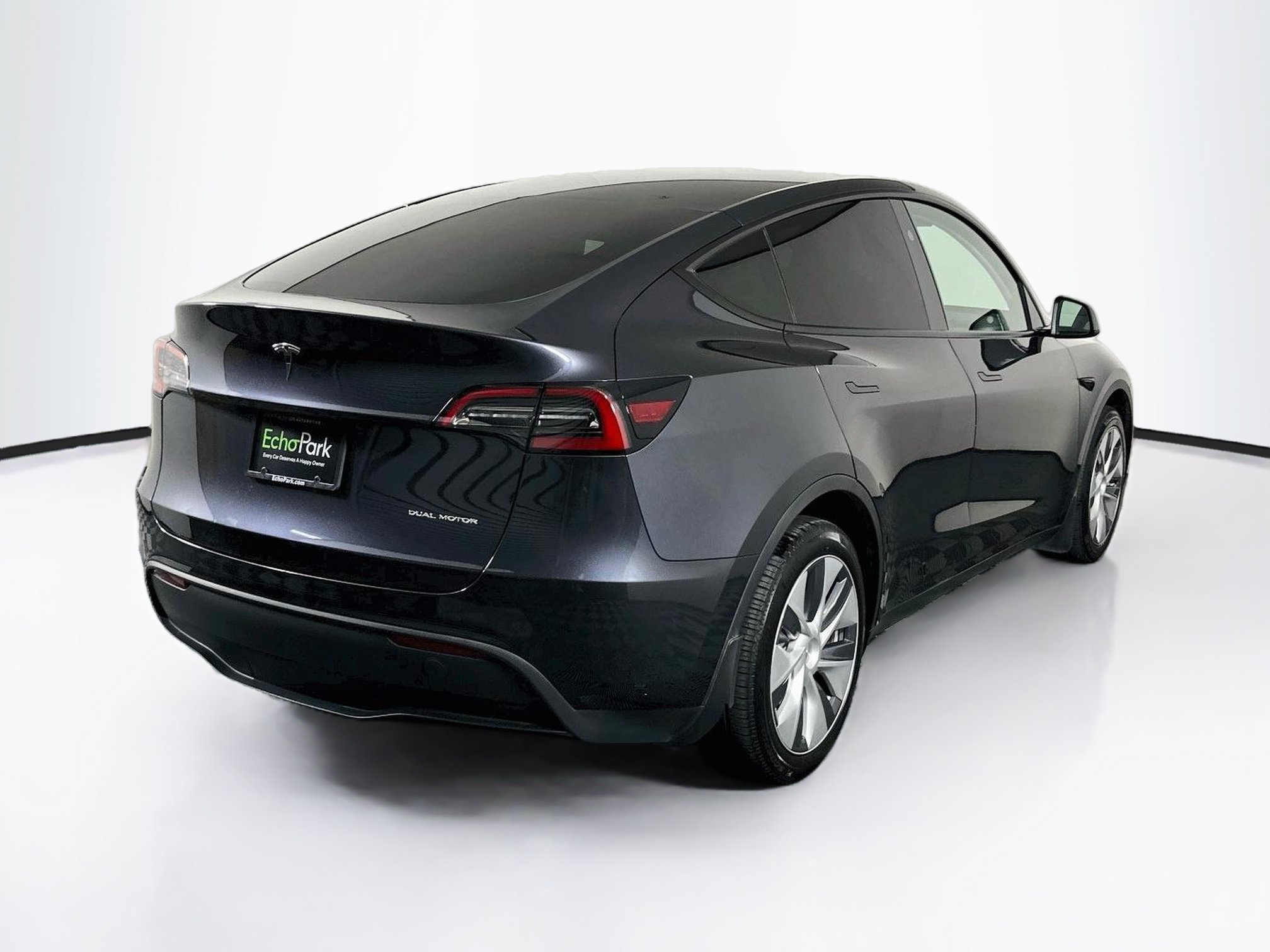 Used 2024 Tesla Model Y Long Range AWD/4WD image 9