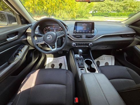 Used 2024 Nissan Altima 2.5 SV AWD/4WD image 23