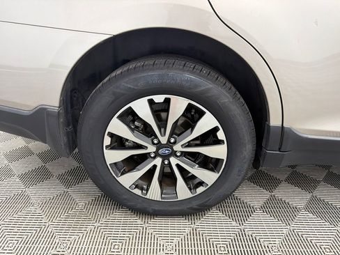 Used 2016 Subaru Outback 2.5i Limited AWD/4WD image 19