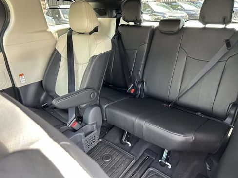 New 2026 Toyota Sienna Limited FWD image 14