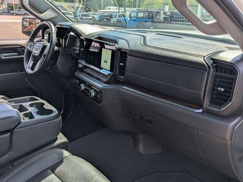 Used 2025 GMC Sierra 1500 SLT AWD/4WD image 35