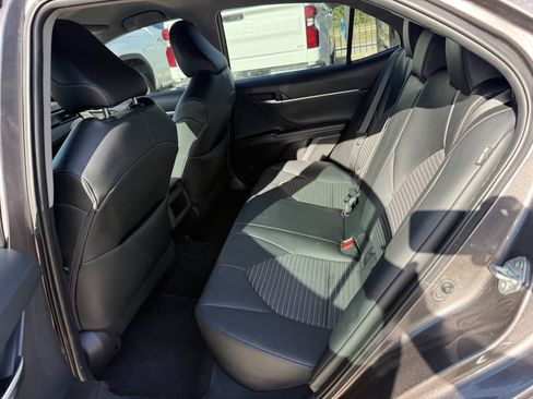 Used 2022 Toyota Camry SE FWD image 13