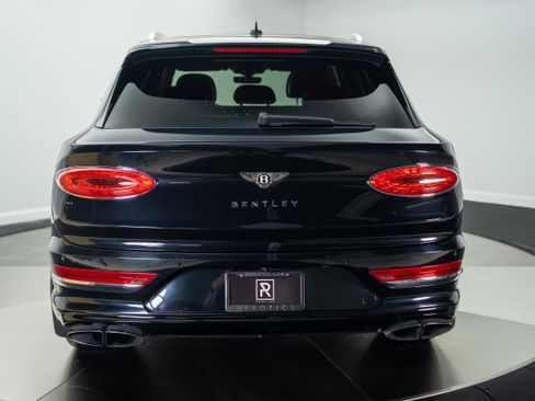 Used 2021 Bentley Bentayga w/ First Edition Specification AWD/4WD image 15