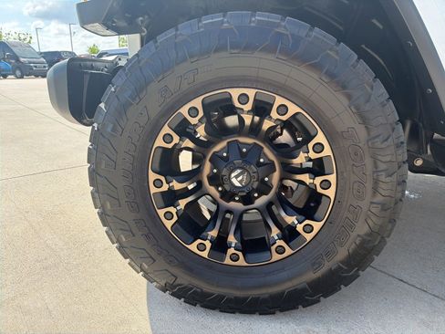 Used 2022 Jeep Wrangler Unlimited Sahara w/ Cold Weather Group image 9