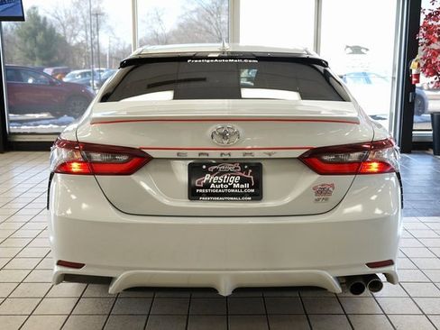 Used 2022 Toyota Camry SE image 14