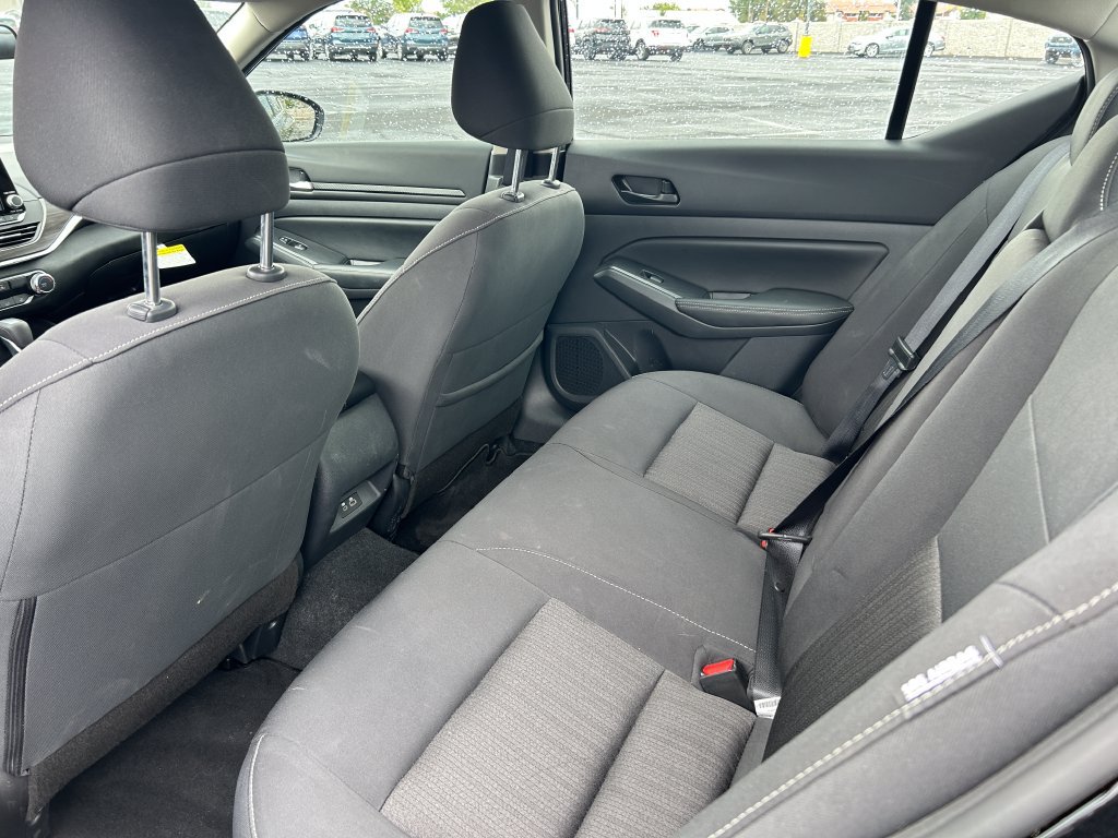 Used 2025 Nissan Altima 2.5 SV FWD image 28
