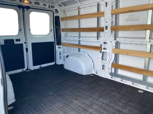 Used 2025 RAM ProMaster 2500 w/ U-Haul Equipment Group FWD image 10