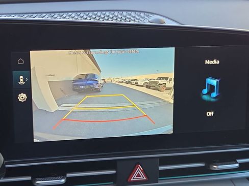 Used 2025 Hyundai Elantra Limited w/ Cargo Package FWD image 26
