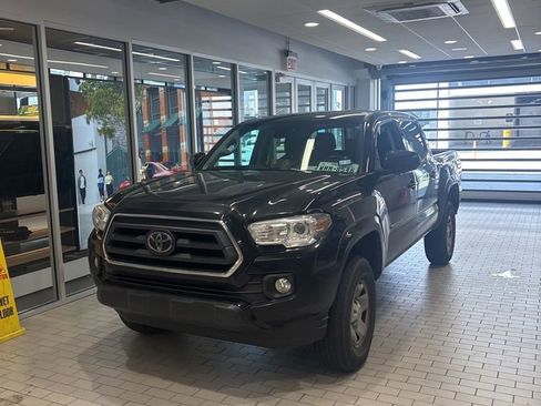 Used 2023 Toyota Tacoma SR5 RWD image 2