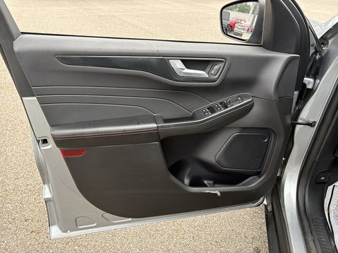 Used 2024 Ford Escape ST-Line w/ Tech Pack #1 FWD image 29