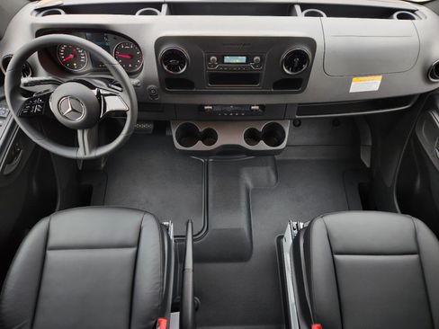 New 2025 Mercedes-Benz Sprinter 2500 image 24