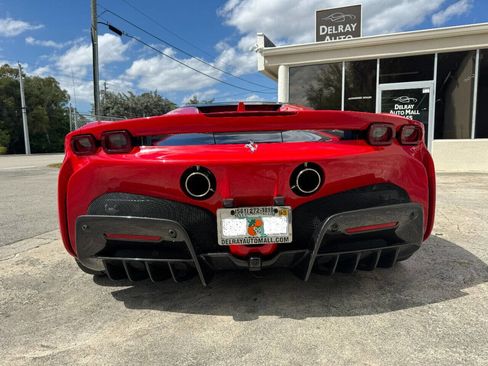 Used 2024 Ferrari SF90 Spider image 7