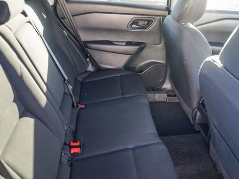 Used 2025 Nissan Rogue S image 18